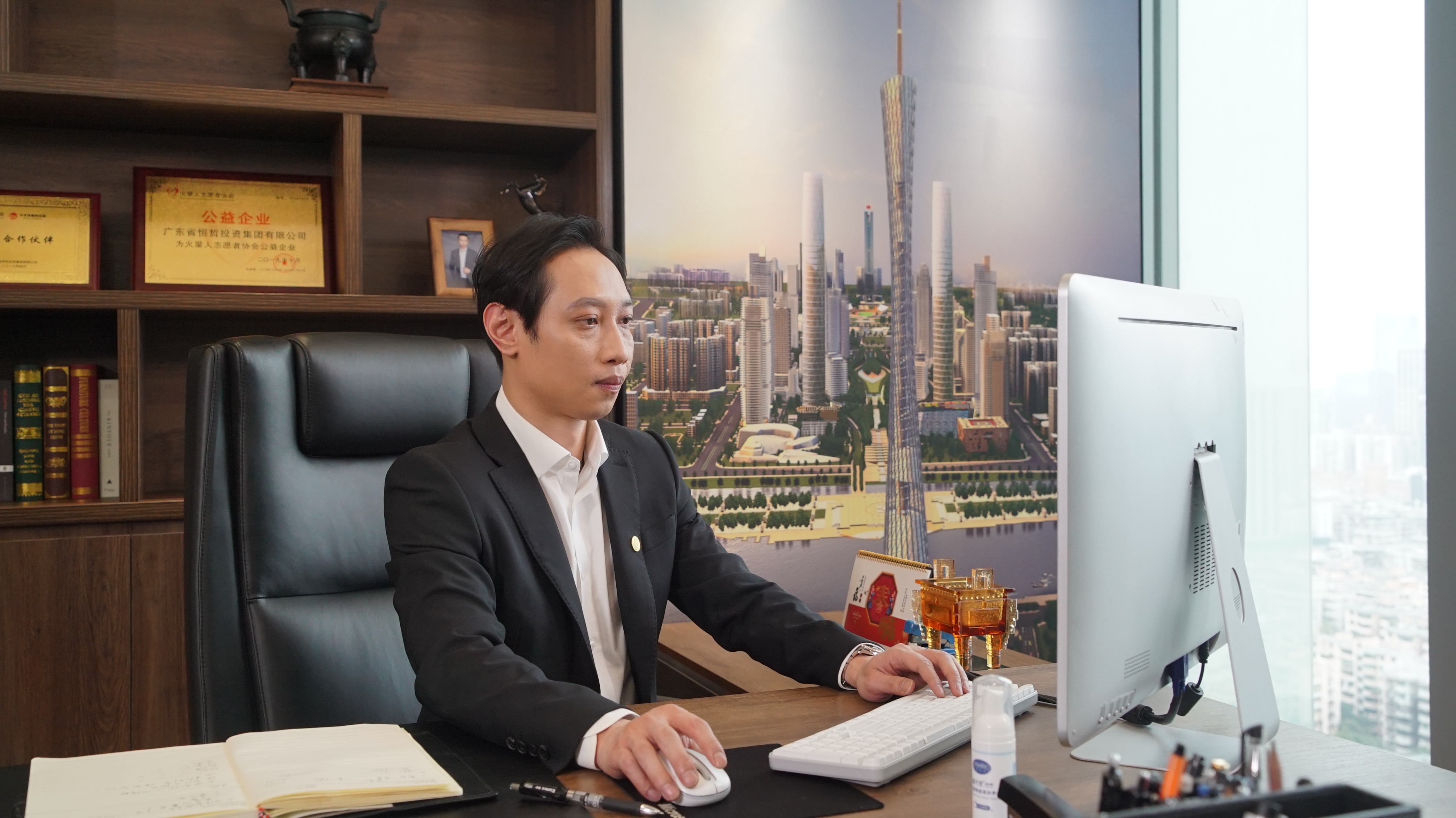 “恒哲希望在如今大環(huán)境下，充分利用市場差異化深耕不動產(chǎn)投資領(lǐng)域，同時推動上市計(jì)劃。